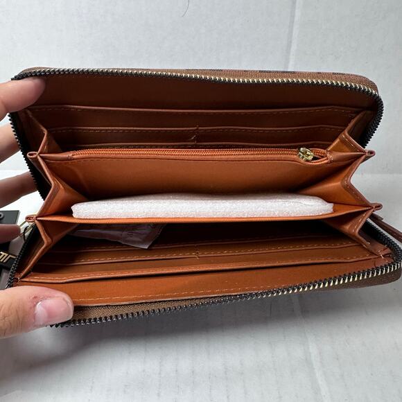 New London Fog cognac brown Amelia Wristlet wallet - Picture 5 of 7